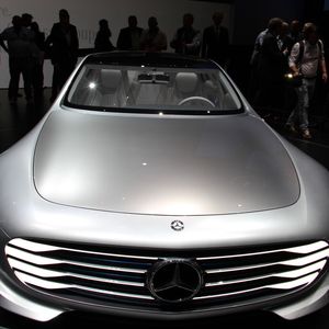 Ganz futuristisch: Das Studienfahrzeug Concept IAA (Intelligent Aerodynamic Automobile) von Mercedes erreicht mit seinem Blechkleid einen rekordniedrigen cw-Wert von 0,19. Außerdem …