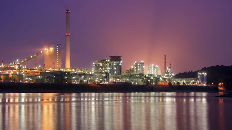 Retrofit-Strategien bieten Unternehmen die Chance, bestehende Anlagen zu modernisieren und die Wertschöpfung zu steigern. Herausforderungen der Digitalisierung werden so effektiv gemeistert.(Bild:  © iStock/copadata)