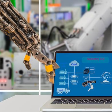In der hochautomatisierten Fertigung verschmelzen Robotik und Messtechnik.  (Bild: © Montri/Adobe Stock)