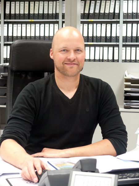 Markus Bense ist ERP-Projektleiter bei AXA Maschinenbau. „Uns haben an Oxaion-ERP die tiefe Integration von Service und Konstruktion überzeugt.“ (Bild: AXA)