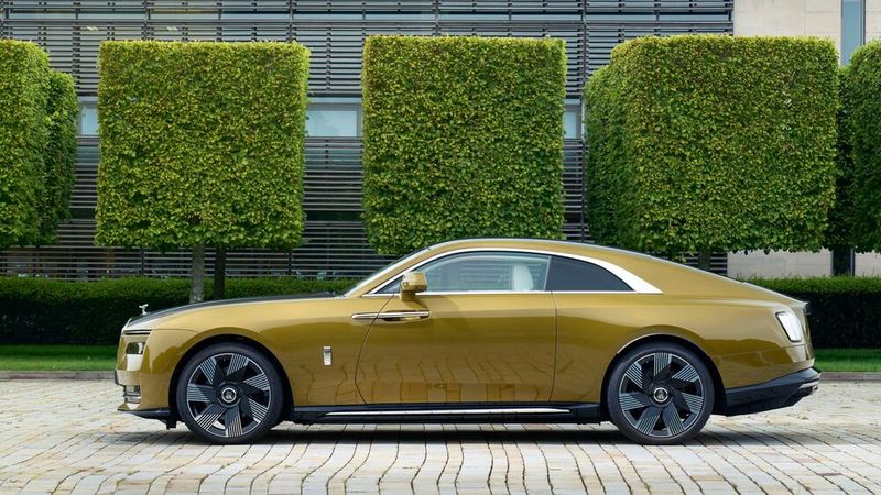 Der rein elektrische Rolls-Royce Spectre bleibt eine Rarität. (Bild: Rolly-Royce)