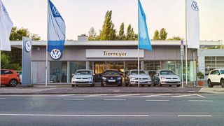Die Tiemeyer-Gruppe wächst – aus ihrem Geschäft heraus, aber auch durch Übernahmen wie etwa die der Autohausgruppe Piepenstock oder jene von Deutschlands größtem Hyundai-Partner Automobile Darmas. »kfz-betrieb« sprach mit Unternehmenslenker Heinz-Dieter Tiemeyer über die Gründe für den Vorstoß jenseits der VW-Konzern-Marken in die neue Markenwelt und darüber, ob auch für sein Unternehmen die Internationalisierung eine Rolle spielen könnte. (Bild: Tiemeyer-Gruppe)