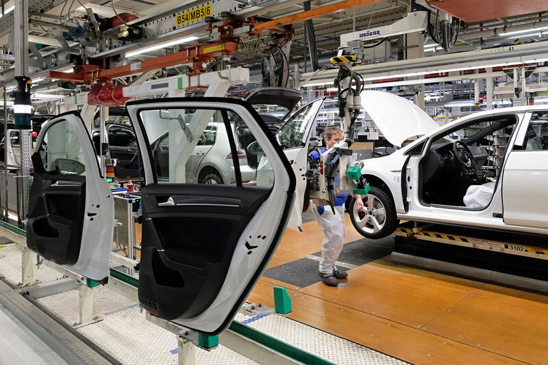 Im Rahmen des Umweltprogramms „Think Blue. Factory.“ geht es auch darum, die Mitarbeiter in das Programm zu integrieren, „es wirklich zu verankern“. (Volkswagen)