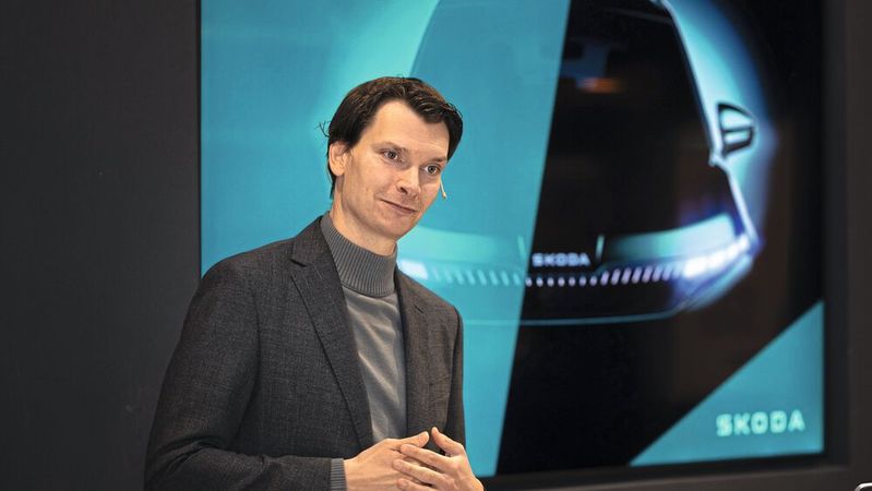 Jan-Hendrik Hülsmann, Geschäftsführer von Skoda Auto Deutschland, erwartet sich von der neuen Skoda-Optik, sowohl der Modelle wie der Autohäuser, einen weiteren Schub für die Marke.(Bild:  Skoda Deutschland)