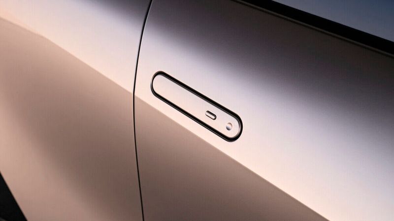 Erstmals kommen in einem Toyota-Modell bündig eingebettete Türgriffe zum Einsatz. (Bild: Toyota)