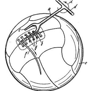 At the beginning of football, the rubber filler tube, a closure plug or the valve was jammed, laced or pressed under leather tabs of different shapes in an opening slit of the ball cover. From the outside, nothing of these could be seen. Special tools in fork or spoon shape were also necessary for storing the bladder in the cover, for lacing or unlacing, as shown in DE-PS 352 705, DE-PS 362 019, DE-PS 490 946 (in the picture), DE-PS 494 393 and DE-PS 607 453.(Image: DPMA)