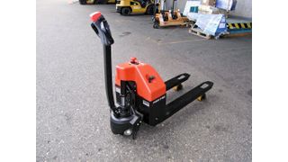 Der neue Niedergehhubwagen bietet überzeugende Leistungen bei einem interessanten Preis. (Bild: zVg)