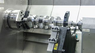 Setzt man auf die Komplettbearbeitung von Kurbelwellen in einer Millturn-Bearbeitungsmaschine, spart man sich unter anderem zeitraubende Umrüstaktionen, verspricht WFL Millturn Technologies. (Bild: WFL)