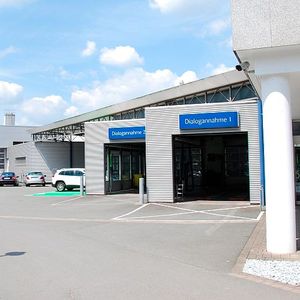 Einladend warten die Annahmeboxen auf Kunden. Doch die haben heute eine Alternative.(Foto:  Rosenow)