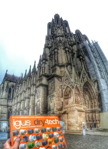 Zweite Station die ehrwürdie Cathédral Notre-Dame de Paris. Aufgrund eines Feuers wurden teile der Kirche saniert. (igus GmbH)