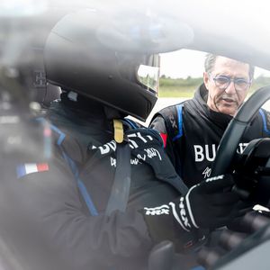 Vor der Fahrt sind jedoch noch ein paar Punkte auf der Checkliste abzuarbeiten.(Bild:  Bugatti)