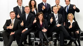 Simone Frömming, Geschäftsführung Broadline Tech Data, im Kreis des Canon- und Tech-Data-Teams. (Archiv: Vogel Business Media)