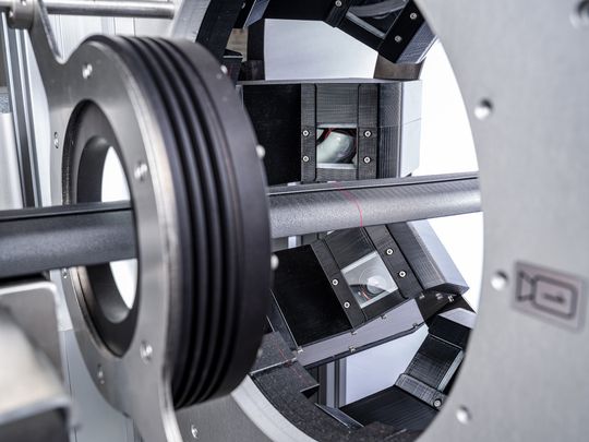 Das Prüfsystem ist mit bis zu 8 Multi-Area-Kameras frei konfigurierbar. Die flexible Kamerapositionierung erfasst kontinuierlich und lückenlos alle späteren Sichtbereiche.(Bild:  Pixargus)