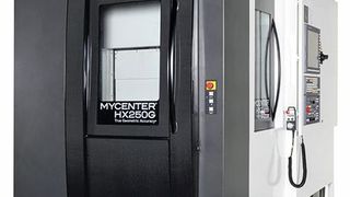 La broche offre une vitesse de 15'000 t/min et entraînement direct, ou au choix 30'000 t/min et moteur-broche. (Kitamura)