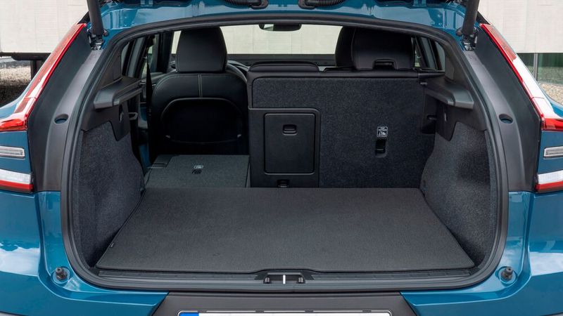 Der Kofferraum fasst 413 Liter. (Bild: Volvo)