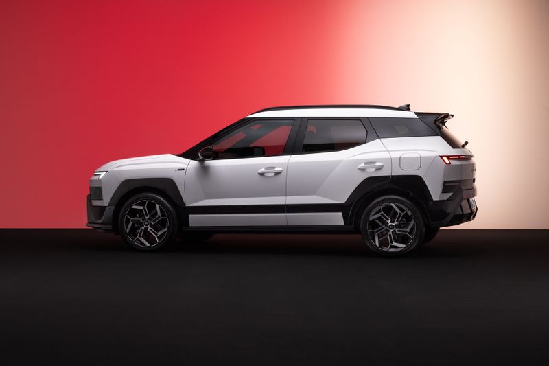 Das kleine SUV ist in allen Dimensionen gewachsen und soll sich stärker vom i20 abheben. (Bild: Hyundai)