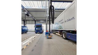 Herzstück des neuen Logistik und Fuhrpark Centrums ist die Nutzfahrzeug-Werkstatt mit einer großen Modernisierungs-Halle. (Westfalen)