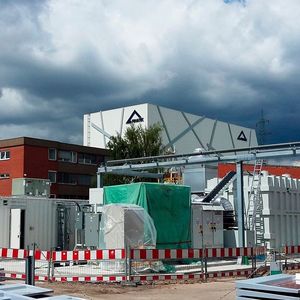 Grünes Licht für saubere Energie: Bei Friatec entsteht das erste Brennstoffzellenkraftwerk der Megawatt-Klasse in Europa.