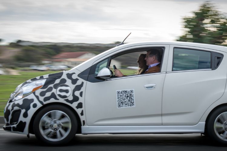 Chevrolet stellt mit dem Spark EV auf der Auto Show in Los Angeles Ende 2012 sein erstes reines E-Auto vor. Die Serienproduktion soll 2013 starten – zuerst nur für die USA, später auch für andere Märkte. (Foto: Chevrolet)