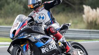 Aktuelle Anwendungen von eFuels: Toprak Razgatlıoğlu gewinnt die Superbike-Weltmeisterschaft mit synthetischem Benzin aus Sachsen. (Bild: BMW Motorrad Motorsport / Alexphoto 2024)
