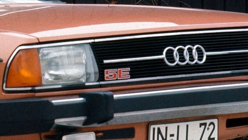 Vor 50 Jahren erblickten sie das Licht der Welt: der Fünfzylindermotoren aus dem Hause Audi mit ihrem unverwechselbaren Klang.(Bild:  AUDI AG)