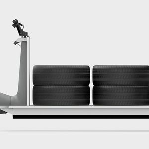 Das Fahrzeug kann bis zu 180 Kilogramm schwere Lasten transportieren.(Bild:  Polestar)