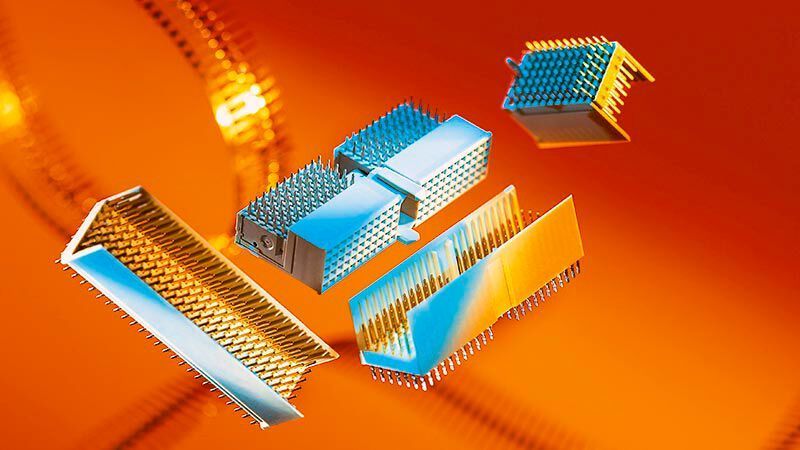 1996: Der Trend zu hochperformanten zentralen Steuerungssystemen führt schnell zu Standards auch in der Steckverbindertechnologie. Auf Basis von standardisierten Backplane-Systemen, die eine flexible Verwendung unterschiedlicher Einschubkarten ermöglichen, entsteht unter anderem die so genannte Har-Bus HM Baureihe.  (Harting)