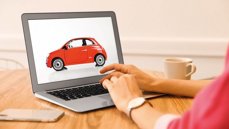 Selbst eine Online-Leasingplattform für Privat- und Flottenkunden auf die Beine stellen: Händlern bieten sich dafür verschiedene Handlungsmöglichkeiten.(Bild:  ©New Africa - stock.adobe.com)