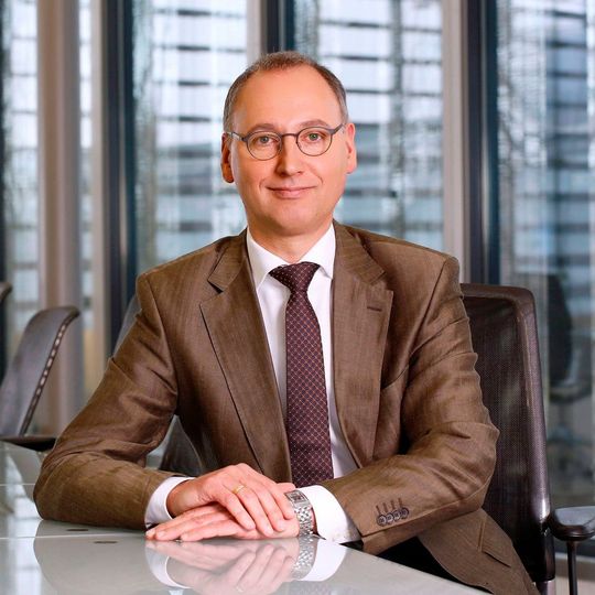 „Wir wollen Landwirten in aller Welt helfen, mehr und bessere Nahrungsmittel nachhaltiger zu produzieren“, sagt Bayer-Chef Werner Baumann.(Bild:  Bayer)