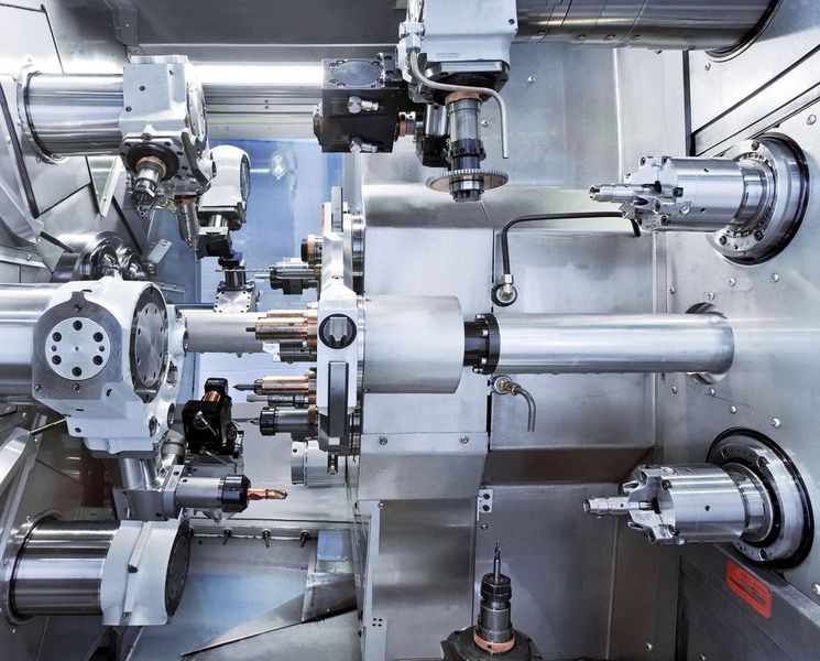Bild 2: Entscheidend für eine beidseitige Komplettbearbeitung sind die gleichzeitig im Einsatz befindlichen sechs Haupt- und bis zu drei Gegenspindeln.  (Bild: Siemens)