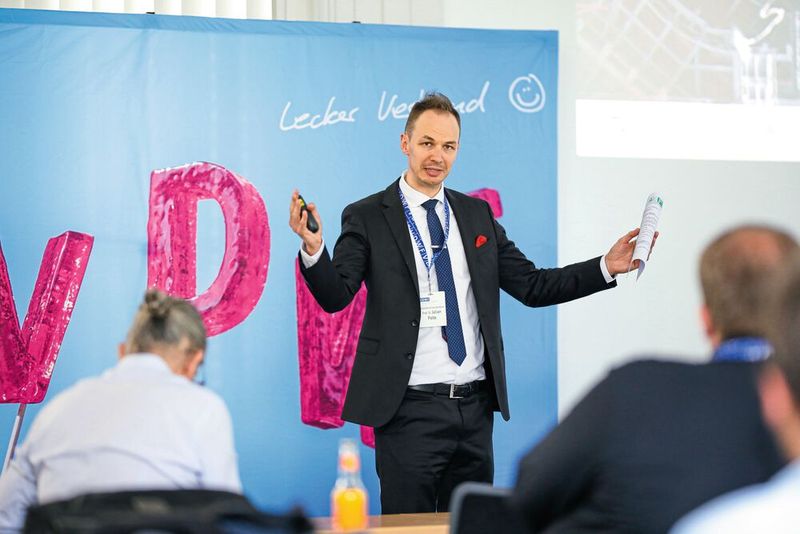 Prof. Julian Polte, Fraunhofer-Institut für Produktionsanlagen und Konstruktionstechnik IPK, wird beim Praxisforum den Aufbau nachhaltiger Produktionsketten durch Additive Manufacturing vorstellen. (Bild: VDWF)