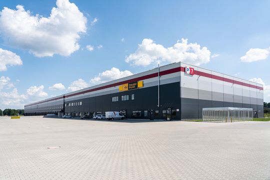 P3 Logistic Parks Deutschland ist langfristiger Eigentümer und Entwickler von Logistikimmobilien mit über 6,5 Millionen Quadratmetern vermieteter Fläche. P3 Logistic Parks Deutschland ist langfristiger Eigentümer und Entwickler von Logistikimmobilien mit über 6,5 Millionen Quadratmetern vermieteter Fläche.