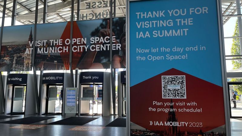 Am Ausgang der Messe wird der Besucher eingeladen, den Open Space im Stadtzentrum zu besuchen. (Bild: Simon – VCG)