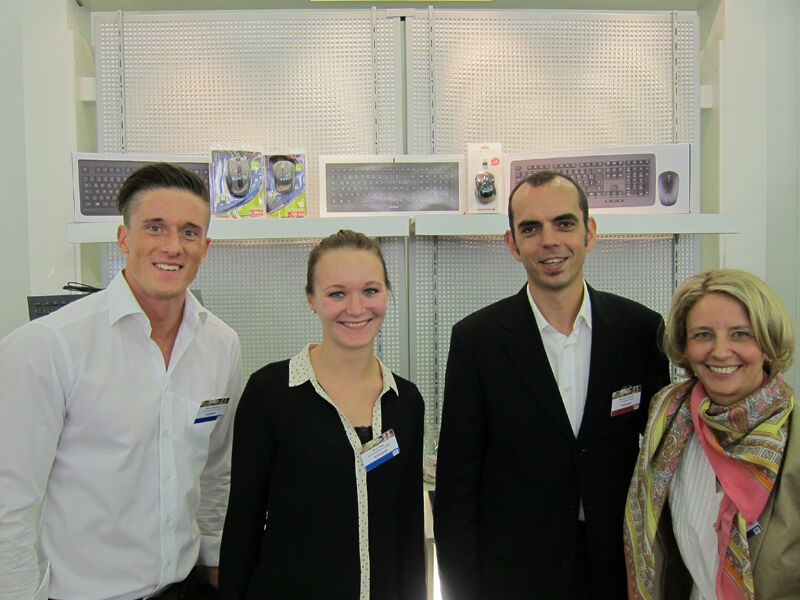 Stephanie Steen, IT-BUSINESS, mit (v. l.) Michael Schmid, Eva Pröls und Daniel Speckner, Cherry (Bild: IT-BUSINESS)