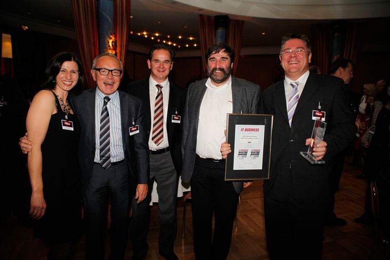 Daniela Schilling (IT-BUSINESS Akademie), Hermann Ramacher (ADN), Werner Nieberle (Vogel IT-Medien), Siegfried Betke (Datacore), Udo Schillings (ADN) (Archiv: Vogel Business Media)