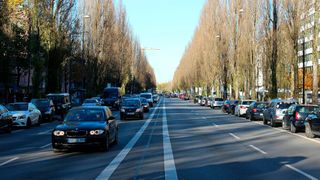 Auch Anwohner wären nicht von der Maut-Pflicht ausgeschlossen. Die Einnahmen könnten dann unter anderem für den öffentlichen Nahverkehr verwendet werden. (Bild: gemeinfrei/Pixabay)