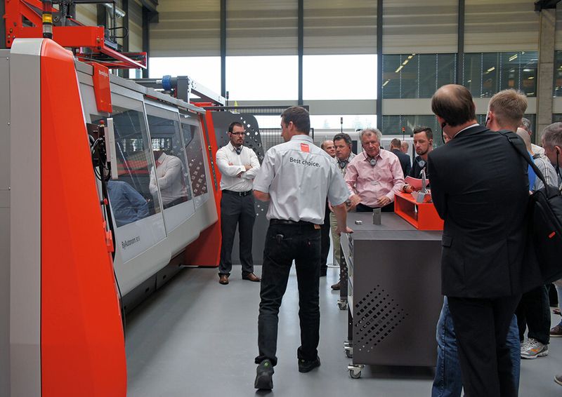 Unter dem Motto „World Class Manufacturing“ demonstrierte das Unternehmen an den Competence Days in Live-Shows Lösungen für die erfolgreiche Blechbearbeitung. (Bild: L.Meister)