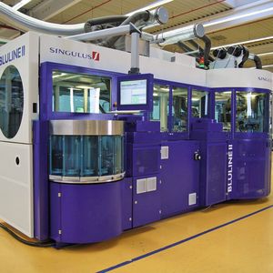 Bild 1: Die Replikationsanlage Bluline II kann auf nur 17 Quadratmetern täglich rund 20.000 Blu-ray Discs – optische Datenträger – produzieren; alle vier Sekunden kommt eine Disc aus der Maschine.