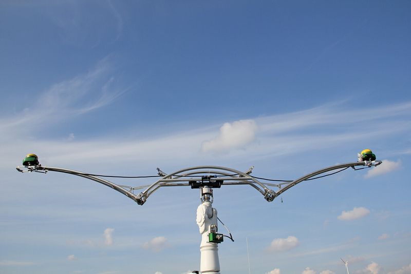 Bild 3: Mit speziellen Vorrichtungen lässt sich der Radius der Prüfbahnen deutlich vergrößern. (Bild: John Deere)