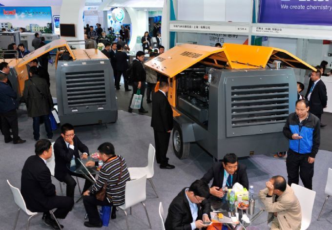 Die Deutsche Messe AG richtet über ihr Gemeinschaftsunternehmen Hannover Milano Fairs Shanghai Ltd. unter anderem die PTC Asia für die Antriebs- und Fluidtechnik aus. (PTC Asia)