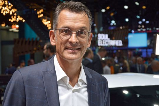 Online-Direktvertrieb über den Hersteller? Das solle es bei Porsche nicht geben, wie Porsche-Deutschland-Chef Alexander Pollich sagt. Die Händler investierten schließlich stark in die Marke.(Bild:  Achter/»kfz-betrieb«)