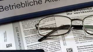 Kurzarbeit wirkt sich auch auf die betriebliche Altersvorsorge aus. (Bild: © kathrinm - stock.adobe.com)