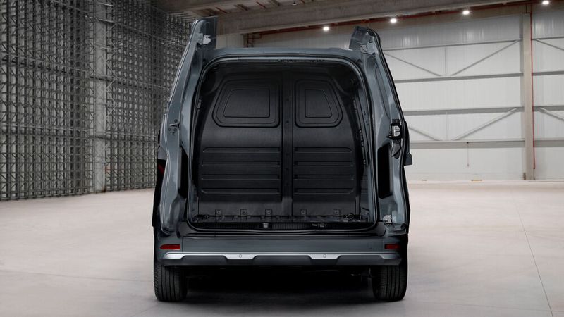 Die Lieferwagen-Variante schluckt maximal 3.900 Liter Ladung.   (Bild: Nissan)