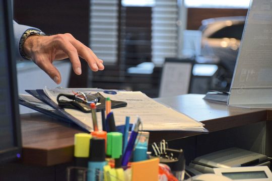 Nicht immer kommt „Ede“ mit dem Brecheisen in der Nacht. Gerade auch im hektischen  Tagesgeschäft wechselt mancher Schlüssel blitzschnell den Besitzer.(Bild:  Holz)