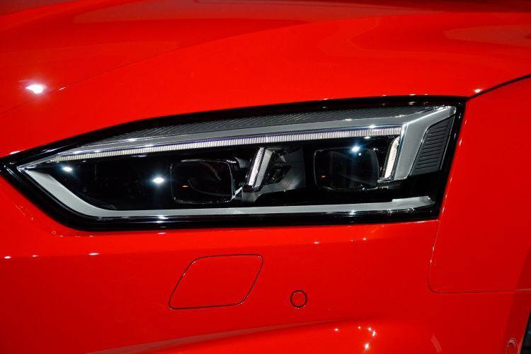 Die neue Generation des A5/S5-Coupés ist mit LED- oder Matrix-LED-Scheinwerfern verfügbar. (Achter / »kfz-betrieb«)