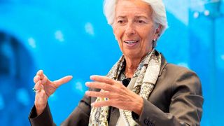 Christine Lagarde, die Chefin der Europäischen Zentralbank (EZB), befürchtet, dass die US-Zölle der Eurozone das Wachstum verhageln könnten ...  (Bild: EZB)