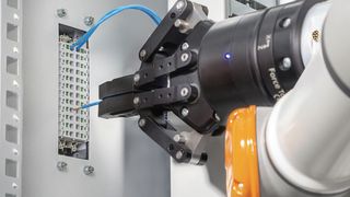 de-2023-07-802-weidmller-hdc-snapin-robot-cut (Quelle: Weidmüller)