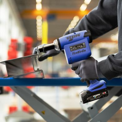 Der FireBirdie wurde für Montagesituationen mit begrenztem Bauraum entwickelt. (Bild: Gesipa)