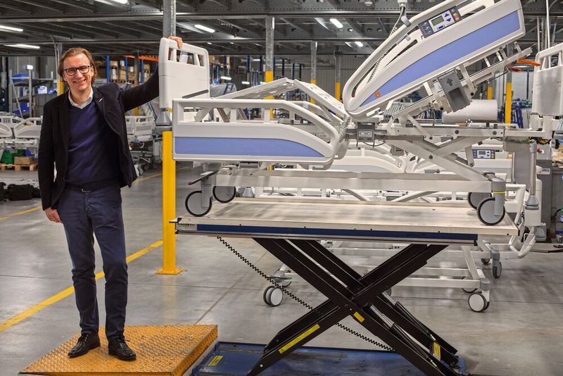 „Jetzt vereinen wir mehrere Arbeitsschritte auf einer Trumpf-Maschine und sparen so nicht nur Kosten, sondern auch Platz“, resümiert Marek Nowak, Betriebsleiter am Stiegelmeyer-Standort Stolno in Polen. (Bild: P. Malecki / Fotogloria)