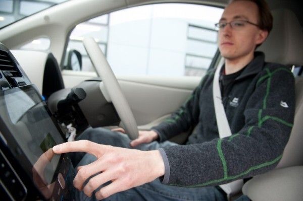 Gesteuert wird das autonome Robotcar via iPad (Bild: MRG, Oxford University)